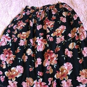 Floral Patterned Skirt with Pockets.